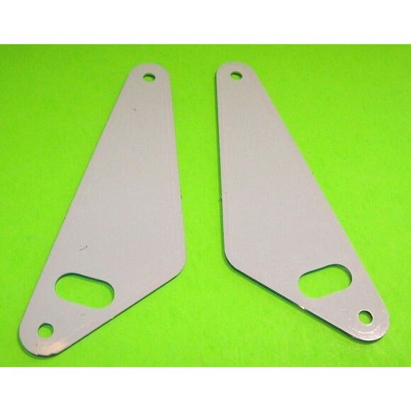 World Poker Tour Original 2006 Pinball Machine Plastic Slingshot Set Of 2 - Picture 2 of 2